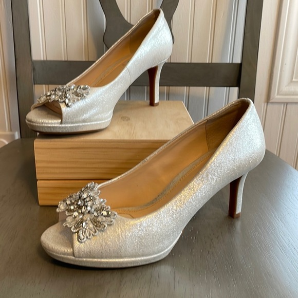 Alex Marie Shoes - Alex Marie Silver Metallic Ladies Size 6M